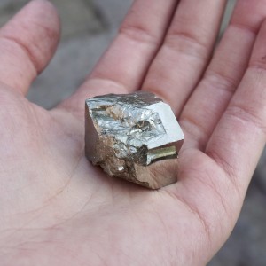 Piryt- mała kostka- pieniądze, ochrona, asertywność 