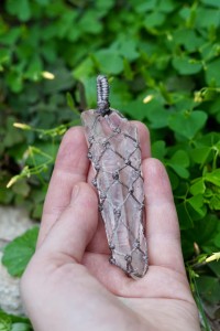 Duży Naszyjnik Makrame z Kryształu Górskiego - oczyszczanie, manifestacja