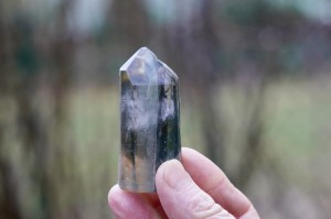 Kryształ Górski- jakość jubilerska, z elementem skały z tyłu