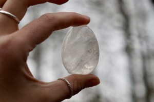 Jajeczko Joni z Kryształu Górskiego (jakość jubilerska) świadomość, obecność, oczyszczenie blokad