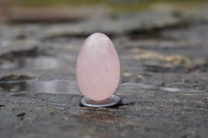Jajeczko Joni kwarc różowy (jakość wysoka)- przyciąganie partnera, płodność, kobieca energia, zmysłowość